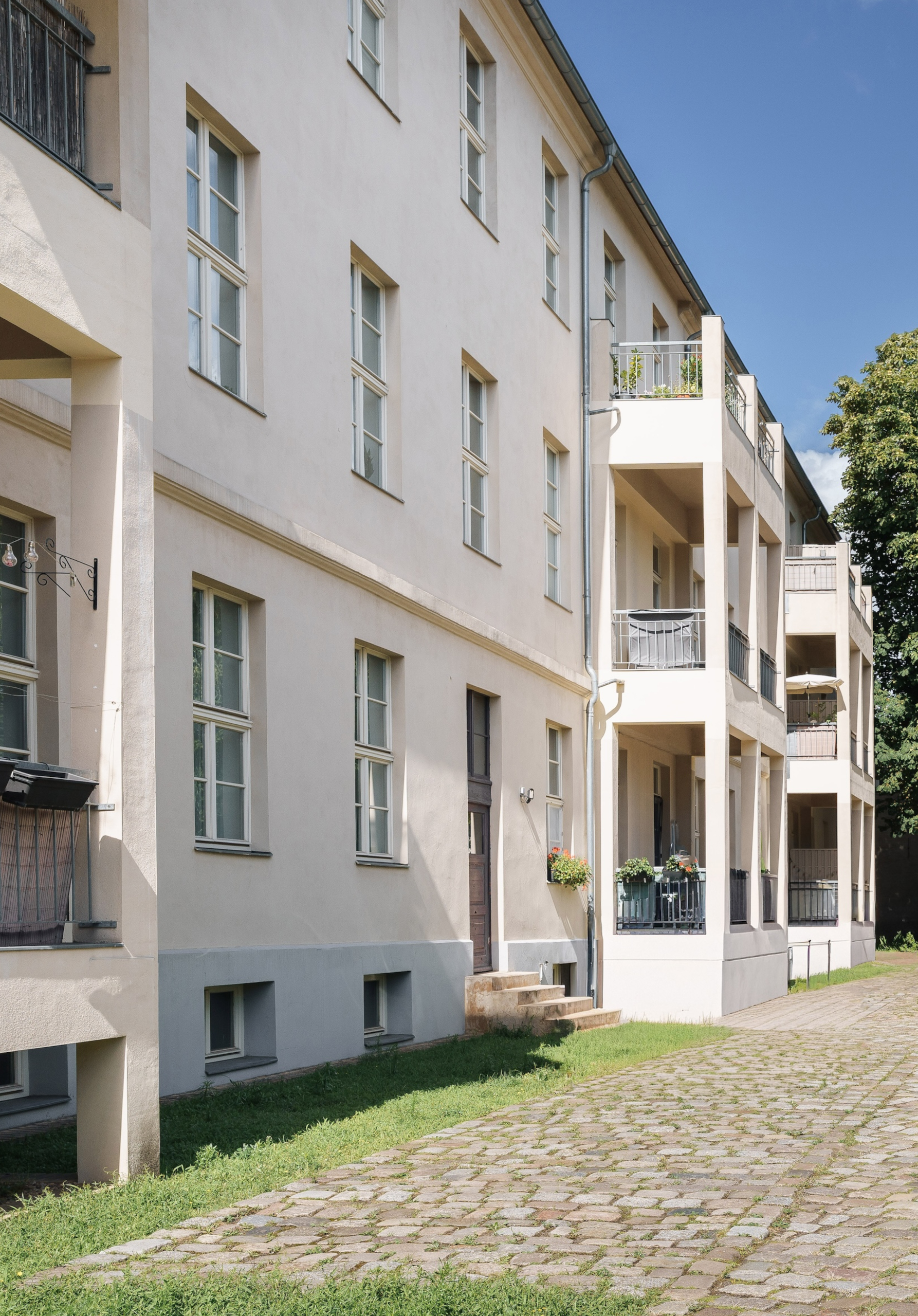 schauspielerkaserne-posthofstrasse-potsdam-holger_behnke-hofansicht